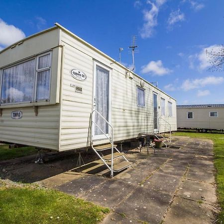 Great 8 Berth Caravan For Hire At Southview Holiday Park In Skegness Ref 33025E Екстер'єр фото