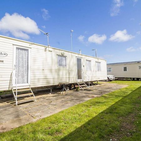 Great 8 Berth Caravan For Hire At Southview Holiday Park In Skegness Ref 33025E Екстер'єр фото