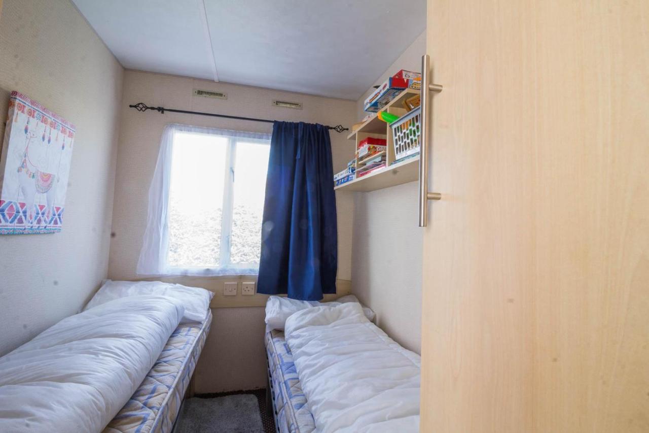 Great 8 Berth Caravan For Hire At Southview Holiday Park In Skegness Ref 33025E Екстер'єр фото