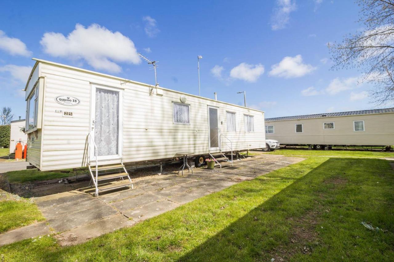Great 8 Berth Caravan For Hire At Southview Holiday Park In Skegness Ref 33025E Екстер'єр фото