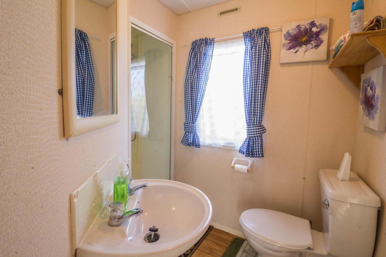 Great 8 Berth Caravan For Hire At Southview Holiday Park In Skegness Ref 33025E Екстер'єр фото